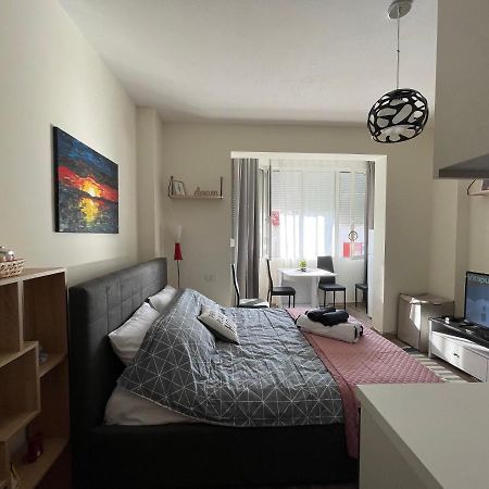 Lovely One Bedroom Studio In Тирана Екстериор снимка
