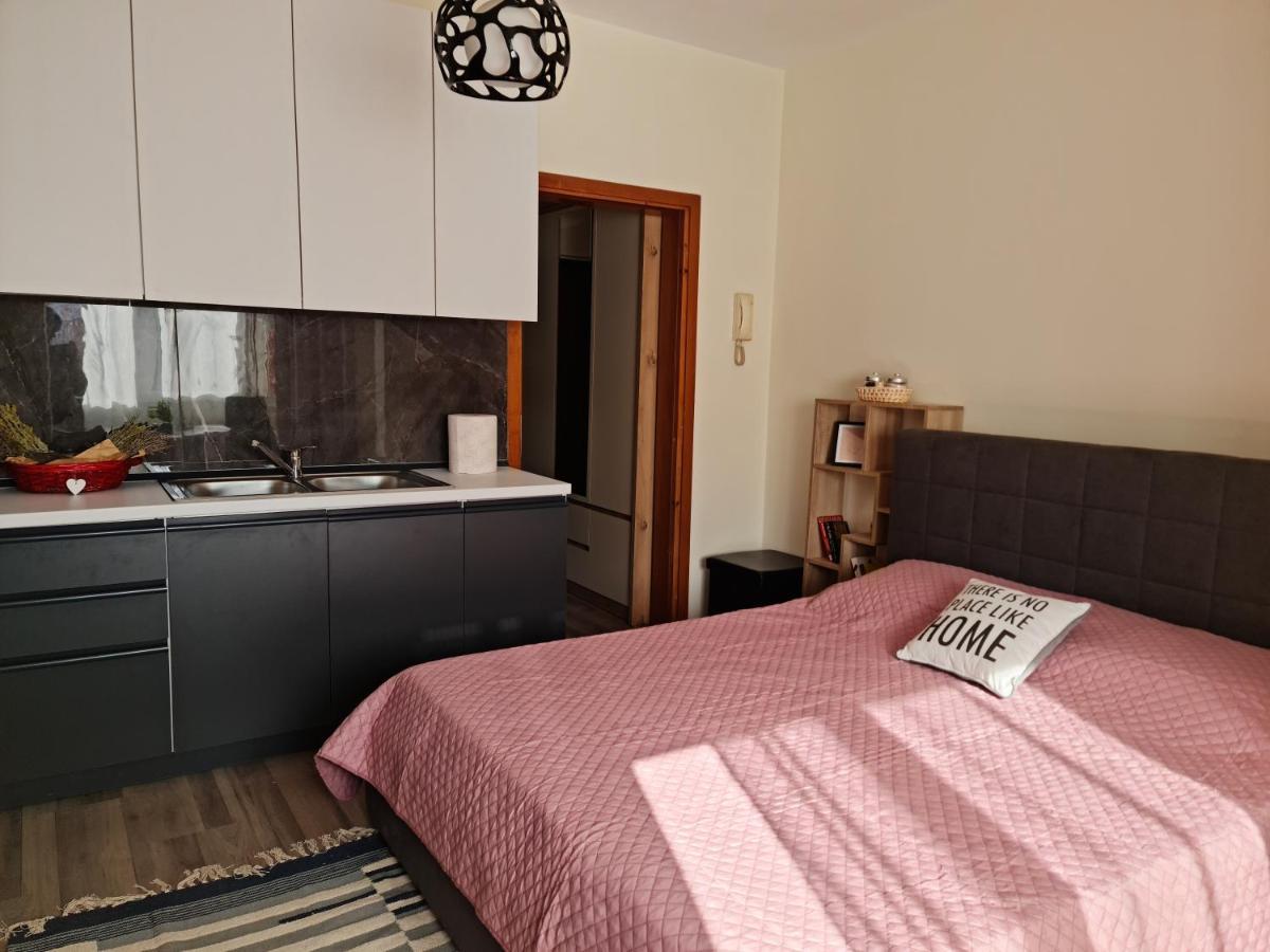Lovely One Bedroom Studio In Тирана Екстериор снимка