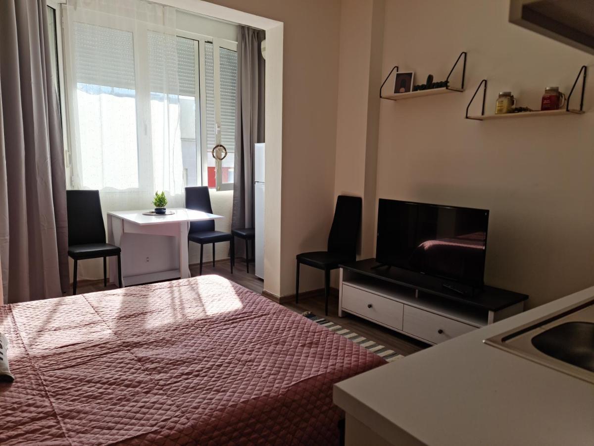 Lovely One Bedroom Studio In Тирана Екстериор снимка