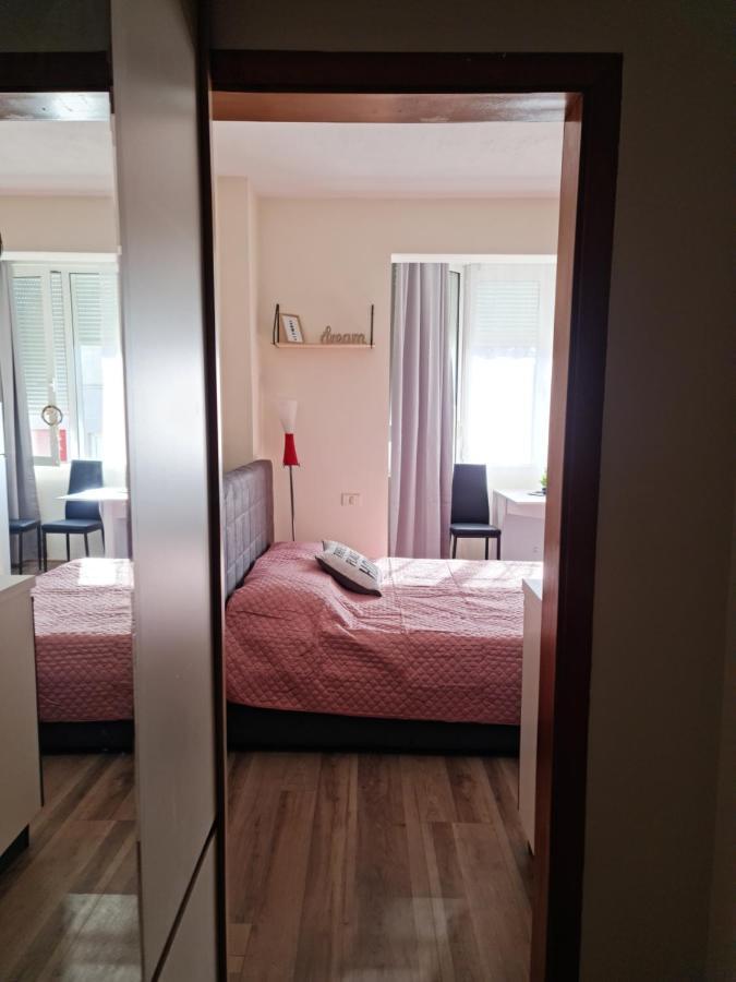Lovely One Bedroom Studio In Тирана Екстериор снимка