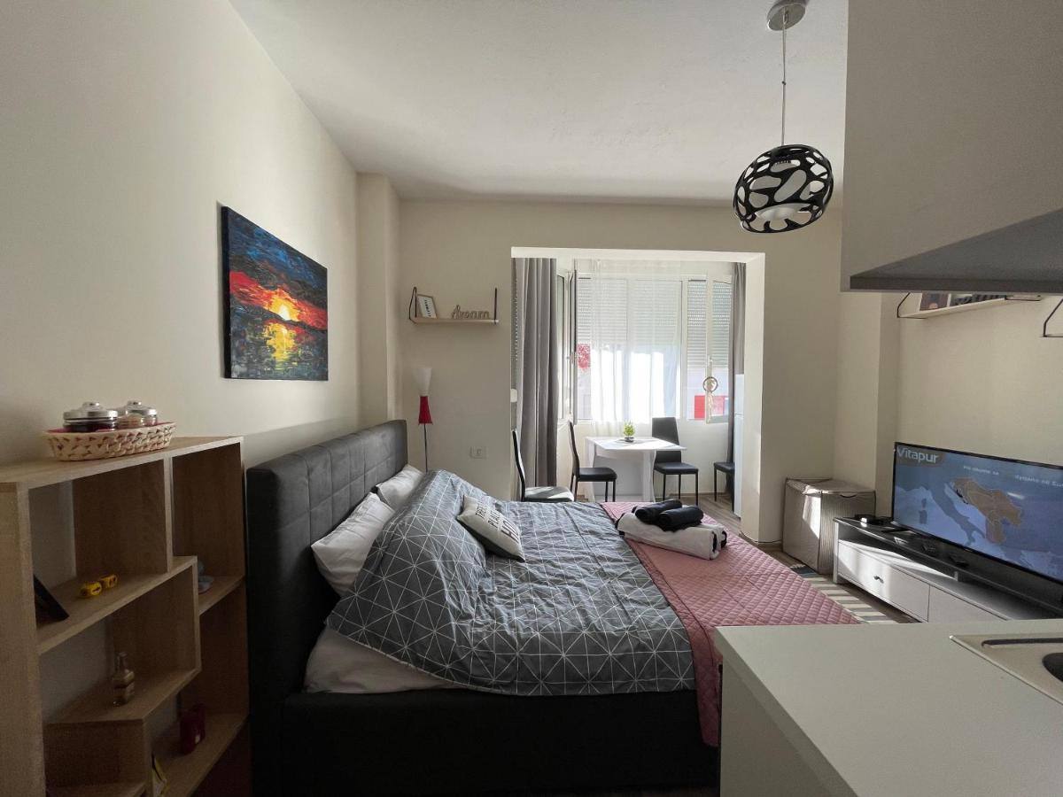 Lovely One Bedroom Studio In Тирана Екстериор снимка